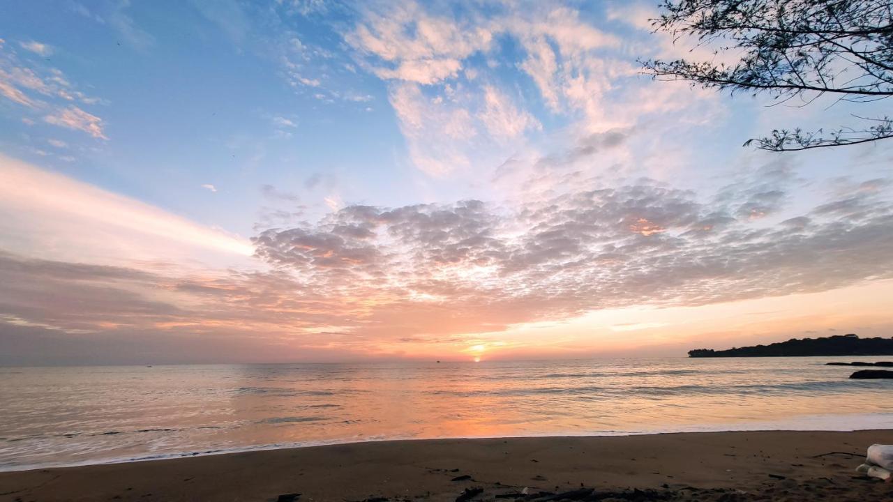 Surf Beach Hotel Arugam Bay Exterior foto