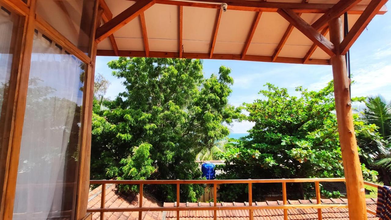 Surf Beach Hotel Arugam Bay Exterior foto