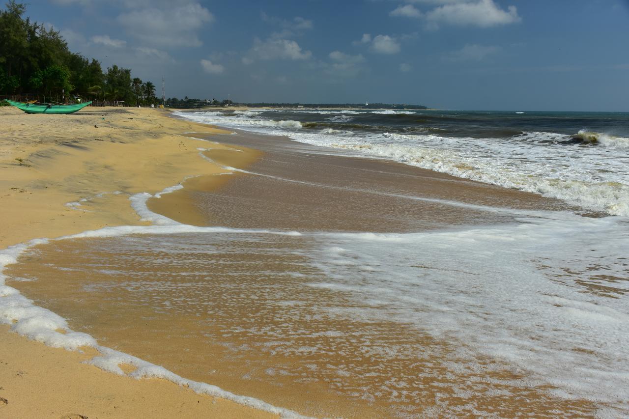 Surf Beach Hotel Arugam Bay Exterior foto